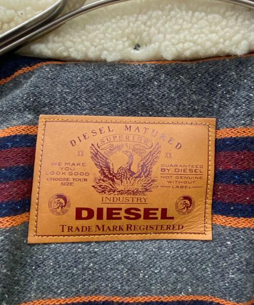 DIESEL（ディーゼル）DIESEL (ディーゼル) D-UNIKO-SPボアデニムジャケット ブルー×ホワイト サイズ:Mの古着・服飾アイテム