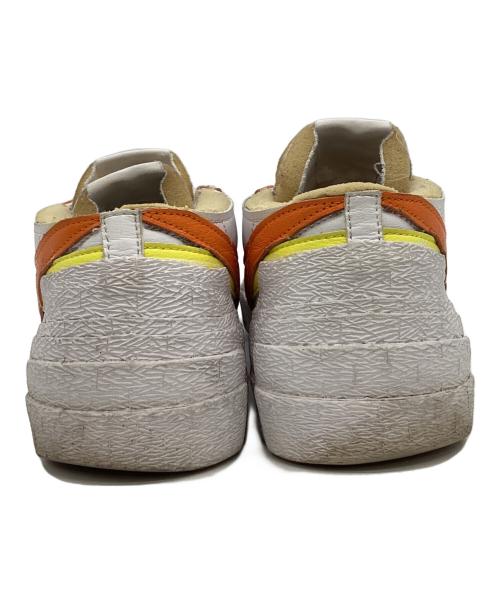 NIKE（ナイキ）NIKE (ナイキ) sacai (サカイ) NIKE　sacai　NIKE BLAZER LOW　ローカットスニーカー ホワイト×オレンジ サイズ:27ｃｍの古着・服飾アイテム