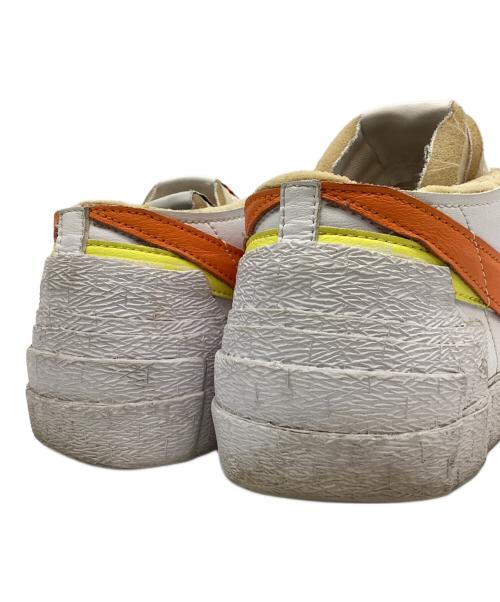 NIKE（ナイキ）NIKE (ナイキ) sacai (サカイ) NIKE　sacai　NIKE BLAZER LOW　ローカットスニーカー ホワイト×オレンジ サイズ:27ｃｍの古着・服飾アイテム