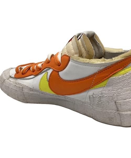 NIKE（ナイキ）NIKE (ナイキ) sacai (サカイ) NIKE　sacai　NIKE BLAZER LOW　ローカットスニーカー ホワイト×オレンジ サイズ:27ｃｍの古着・服飾アイテム