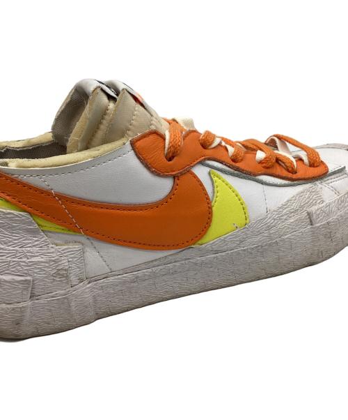 NIKE（ナイキ）NIKE (ナイキ) sacai (サカイ) NIKE　sacai　NIKE BLAZER LOW　ローカットスニーカー ホワイト×オレンジ サイズ:27ｃｍの古着・服飾アイテム