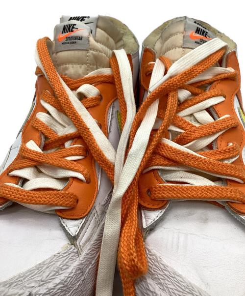 NIKE（ナイキ）NIKE (ナイキ) sacai (サカイ) NIKE　sacai　NIKE BLAZER LOW　ローカットスニーカー ホワイト×オレンジ サイズ:27ｃｍの古着・服飾アイテム