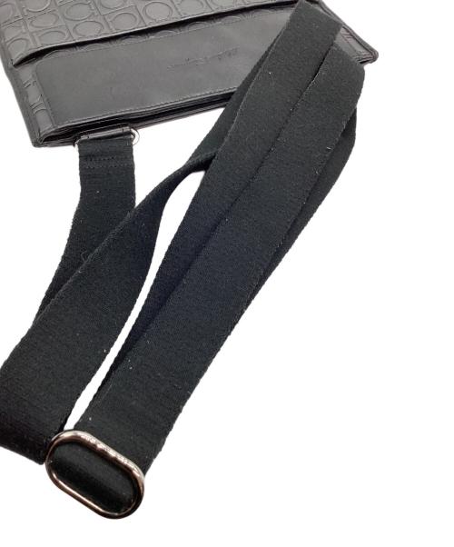 Salvatore Ferragamo（サルヴァトーレ フェラガモ）Salvatore Ferragamo (サルヴァトーレ フェラガモ) Salvatore Ferragamo　ガンチーニ　ショルダーバッグ ブラックの古着・服飾アイテム