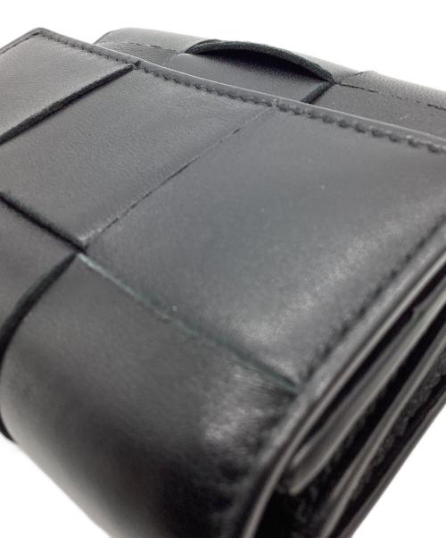 BOTTEGA VENETA（ボッテガベネタ）BOTTEGA VENETA (ボッテガベネタ) BOTTEGA VENETA　カセット　マキシイントレチャート 　3つ折り財布 ブラックの古着・服飾アイテム