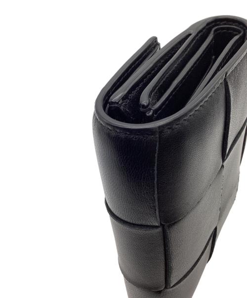 BOTTEGA VENETA（ボッテガベネタ）BOTTEGA VENETA (ボッテガベネタ) BOTTEGA VENETA　カセット　マキシイントレチャート 　3つ折り財布 ブラックの古着・服飾アイテム