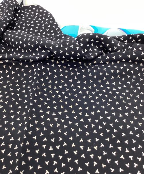 TIFFANY & Co.（ティファニー）Tiffany & Co. (ティファニー) Tiffany & Co.　ダンシングT　シルクスカーフ ブラック×ブルーの古着・服飾アイテム
