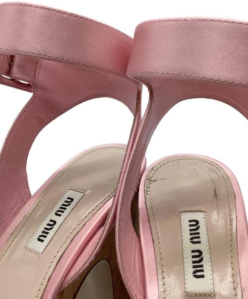 MIU MIU（ミュウミュウ）MIU MIU (ミュウミュウ) MIU MIU　satin and cork sandals ピンクベージュ サイズ:37　1/2の古着・服飾アイテム
