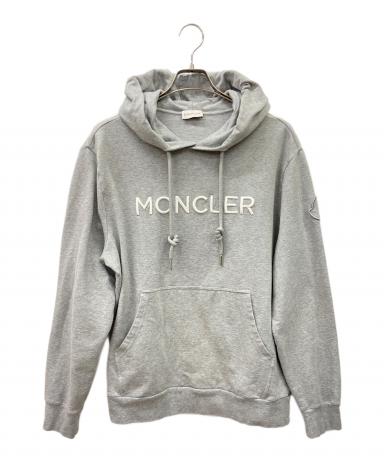 【未使用に近い】MONCLER フーディー グレー×ホワイト ロゴパッチ 美品 中古・古着通販】MONCLER (モンクレール) ロゴプルオーバーパーカー