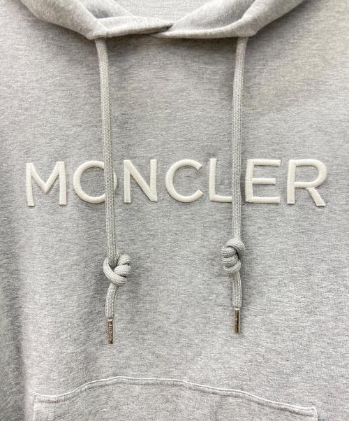 MONCLER（モンクレール）MONCLER (モンクレール) ロゴプルオーバーパーカー グレー サイズ:Lの古着・服飾アイテム