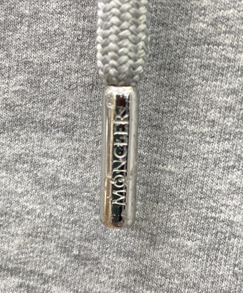 MONCLER（モンクレール）MONCLER (モンクレール) ロゴプルオーバーパーカー グレー サイズ:Lの古着・服飾アイテム