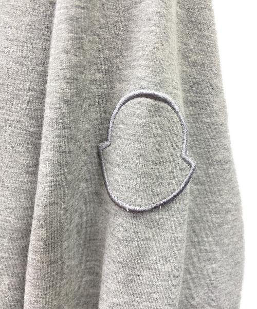 MONCLER（モンクレール）MONCLER (モンクレール) ロゴプルオーバーパーカー グレー サイズ:Lの古着・服飾アイテム