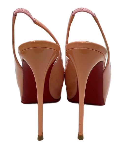 Christian Louboutin（クリスチャン・ルブタン）Christian Louboutin (クリスチャン・ルブタン) オープントゥーパンプス ピンクベージュ サイズ:38の古着・服飾アイテム