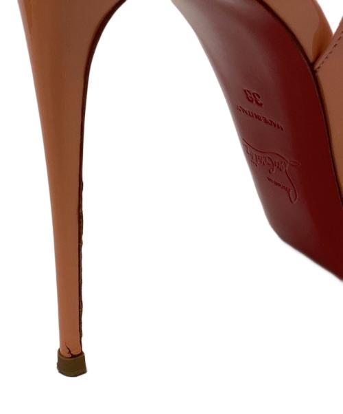 Christian Louboutin（クリスチャン・ルブタン）Christian Louboutin (クリスチャン・ルブタン) オープントゥーパンプス ピンクベージュ サイズ:38の古着・服飾アイテム