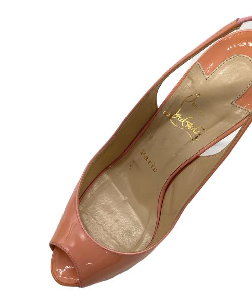 Christian Louboutin（クリスチャン・ルブタン）Christian Louboutin (クリスチャン・ルブタン) オープントゥーパンプス ピンクベージュ サイズ:38の古着・服飾アイテム