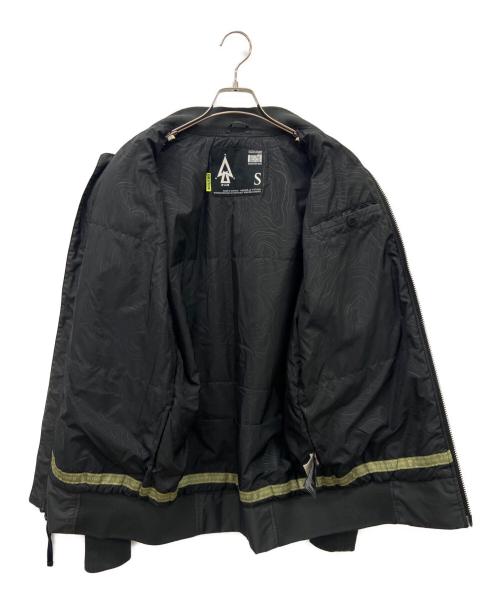 BURTON（バートン）BURTON UNDEFEATED (アンディフィーテッド) ALPHA INDUSTRIES (アルファインダストリーズ) ALPHA INDUSTRIES　BURTON　UAB MA-1 Flight Jacket オリーブ サイズ:Sの古着・服飾アイテム