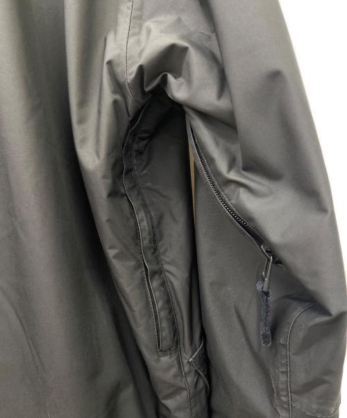 BURTON（バートン）BURTON UNDEFEATED (アンディフィーテッド) ALPHA INDUSTRIES (アルファインダストリーズ) ALPHA INDUSTRIES　BURTON　UAB MA-1 Flight Jacket オリーブ サイズ:Sの古着・服飾アイテム