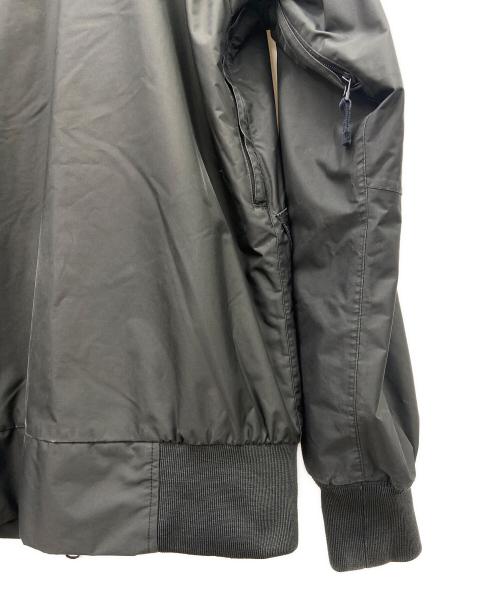 BURTON（バートン）BURTON UNDEFEATED (アンディフィーテッド) ALPHA INDUSTRIES (アルファインダストリーズ) ALPHA INDUSTRIES　BURTON　UAB MA-1 Flight Jacket オリーブ サイズ:Sの古着・服飾アイテム