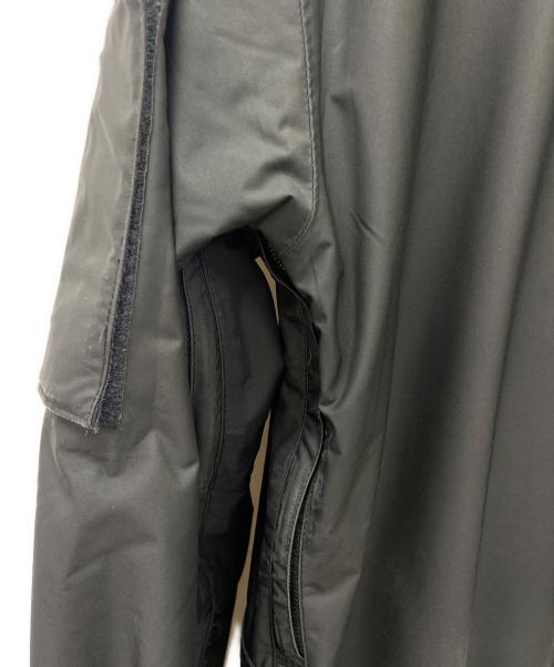 BURTON（バートン）BURTON UNDEFEATED (アンディフィーテッド) ALPHA INDUSTRIES (アルファインダストリーズ) ALPHA INDUSTRIES　BURTON　UAB MA-1 Flight Jacket オリーブ サイズ:Sの古着・服飾アイテム