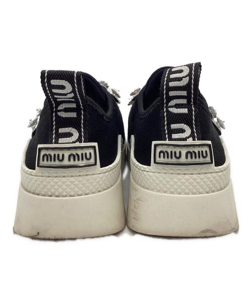 MIU MIU（ミュウミュウ）MIU MIU (ミュウミュウ) MIU MIU　ビジュースニーカー ブラック×ホワイト サイズ:38　1/2の古着・服飾アイテム