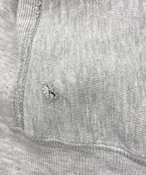 Champion REVERSE WEAVE（チャンピオン リバース ウィーブ）Champion REVERSE WEAVE (チャンピオン リバース ウィーブ) スウェット グレー×レッド サイズ:Mの古着・服飾アイテム
