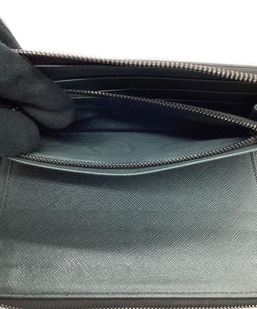 PRADA（プラダ）PRADA (プラダ) PRADA　サフィアーノ　ラウンドファスナー財布 ブラック×グリーンの古着・服飾アイテム