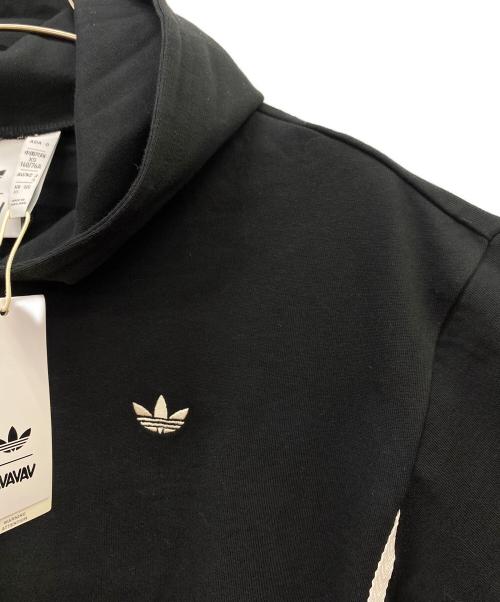 adidas（アディダス）adidas (アディダス) Avavav (アヴァヴァヴ) Hooded T-Shirt ブラック×ホワイト サイズ:S 未使用品の古着・服飾アイテム