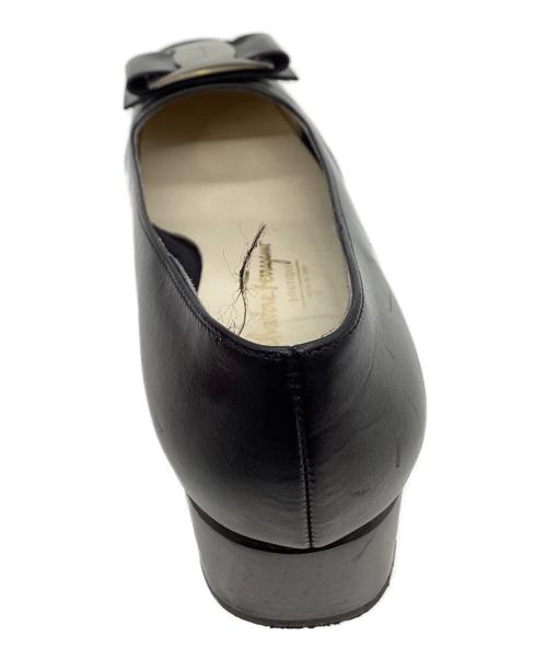 Salvatore Ferragamo（サルヴァトーレ フェラガモ）Salvatore Ferragamo (サルヴァトーレ フェラガモ) パンプス ブラック サイズ:US5 1/2の古着・服飾アイテム