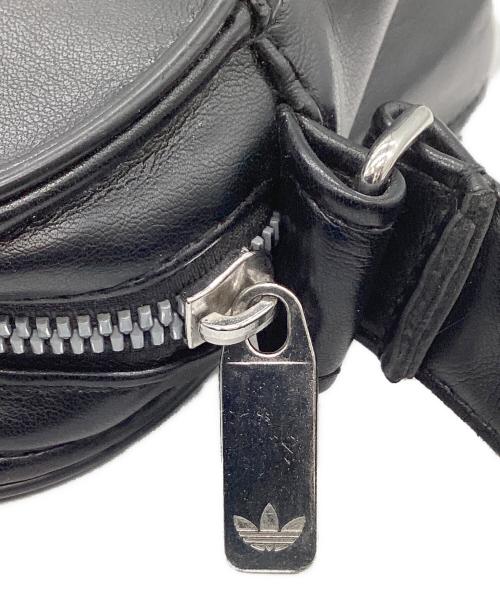 adidas（アディダス）adidas (アディダス) ポリウレタンエンボストレフォイルショルダーバッグ ブラックの古着・服飾アイテム