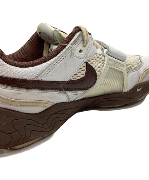 NIKE（ナイキ）NIKE (ナイキ) TRAVIS SCOTT (トラヴィススコット) NIKE　TRAVIS SCOTT　Zoom Field Jaxx　ローカットスニーカー ホワイト×ブラウン サイズ:27.5㎝の古着・服飾アイテム