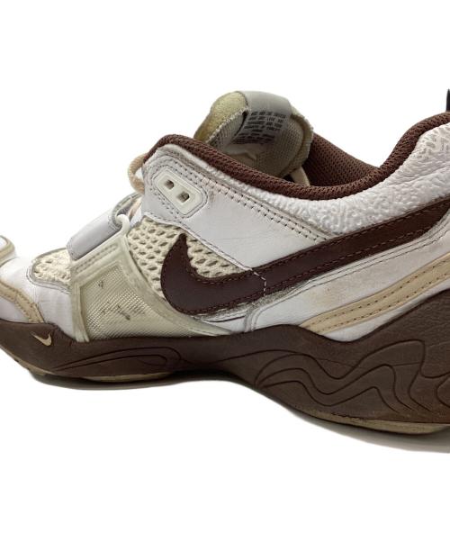 NIKE（ナイキ）NIKE (ナイキ) TRAVIS SCOTT (トラヴィススコット) NIKE　TRAVIS SCOTT　Zoom Field Jaxx　ローカットスニーカー ホワイト×ブラウン サイズ:27.5㎝の古着・服飾アイテム