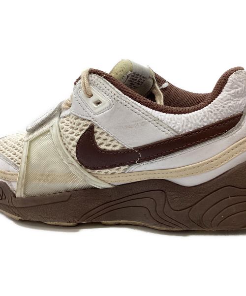 NIKE（ナイキ）NIKE (ナイキ) TRAVIS SCOTT (トラヴィススコット) NIKE　TRAVIS SCOTT　Zoom Field Jaxx　ローカットスニーカー ホワイト×ブラウン サイズ:27.5㎝の古着・服飾アイテム