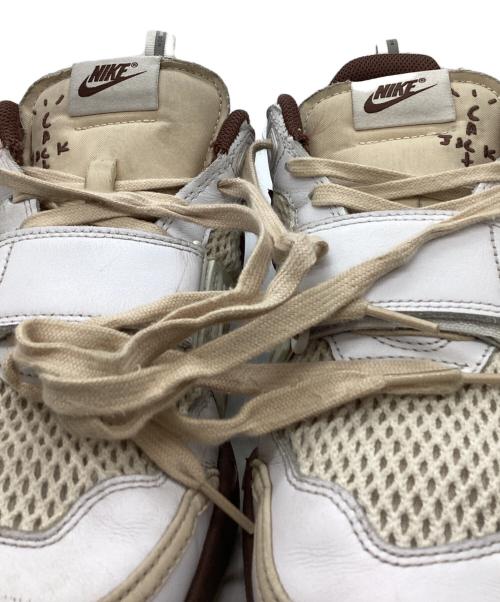 NIKE（ナイキ）NIKE (ナイキ) TRAVIS SCOTT (トラヴィススコット) NIKE　TRAVIS SCOTT　Zoom Field Jaxx　ローカットスニーカー ホワイト×ブラウン サイズ:27.5㎝の古着・服飾アイテム