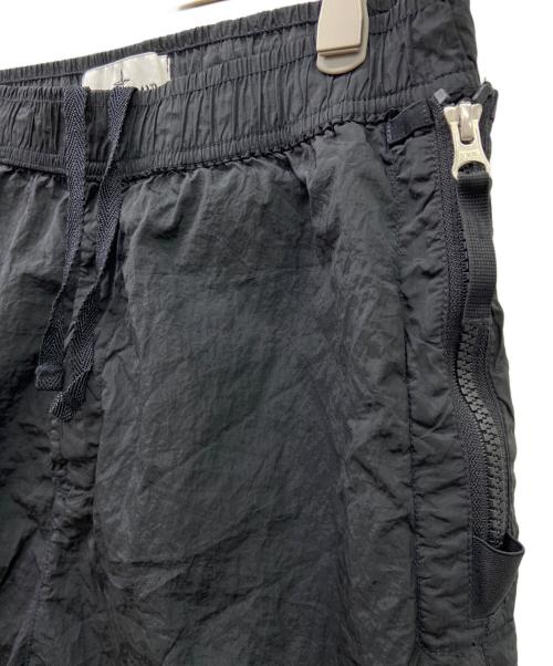 STONE ISLAND（ストーンアイランド）STONE ISLAND (ストーンアイランド) STONE ISLAND　ナイロンメタル イージーショーツ ブラック サイズ:SIZE 71cm (W28)の古着・服飾アイテム