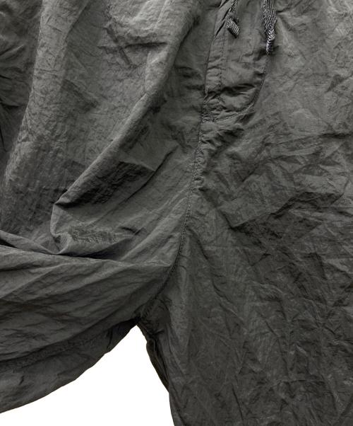 STONE ISLAND（ストーンアイランド）STONE ISLAND (ストーンアイランド) STONE ISLAND　ナイロンメタル イージーショーツ ブラック サイズ:SIZE 71cm (W28)の古着・服飾アイテム