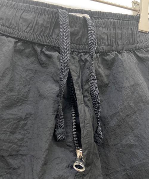 STONE ISLAND（ストーンアイランド）STONE ISLAND (ストーンアイランド) STONE ISLAND　ナイロンメタル イージーショーツ ブラック サイズ:SIZE 71cm (W28)の古着・服飾アイテム