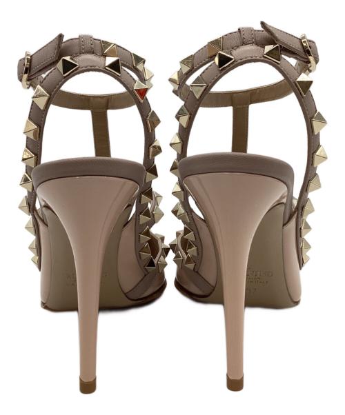 VALENTINO（ヴァレンティノ）VALENTINO (ヴァレンティノ) VALENTINO　エナメルパンプス ベージュ サイズ:37の古着・服飾アイテム
