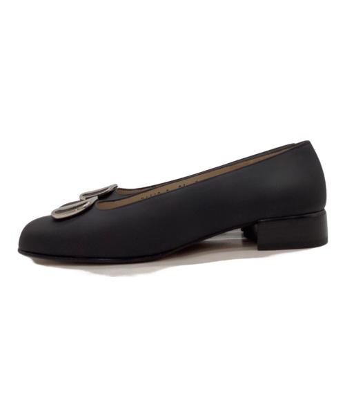 Salvatore Ferragamo（サルヴァトーレ フェラガモ）Salvatore Ferragamo (サルヴァトーレ フェラガモ) Salvatore Ferragamo　フラットシューズ ブラック サイズ:7の古着・服飾アイテム