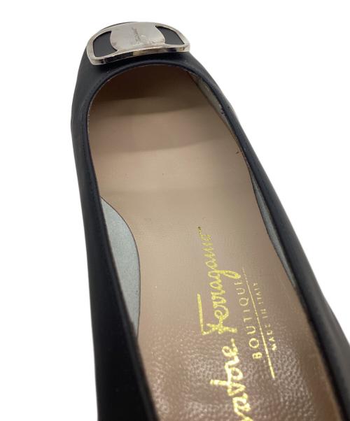 Salvatore Ferragamo（サルヴァトーレ フェラガモ）Salvatore Ferragamo (サルヴァトーレ フェラガモ) Salvatore Ferragamo　フラットシューズ ブラック サイズ:7の古着・服飾アイテム