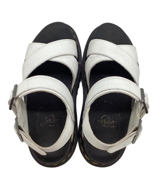 Dr.Martens（ドクターマーチン）Dr.Martens (ドクターマーチン) 厚底サンダル ホワイト×ブラック サイズ:UK4の古着・服飾アイテム