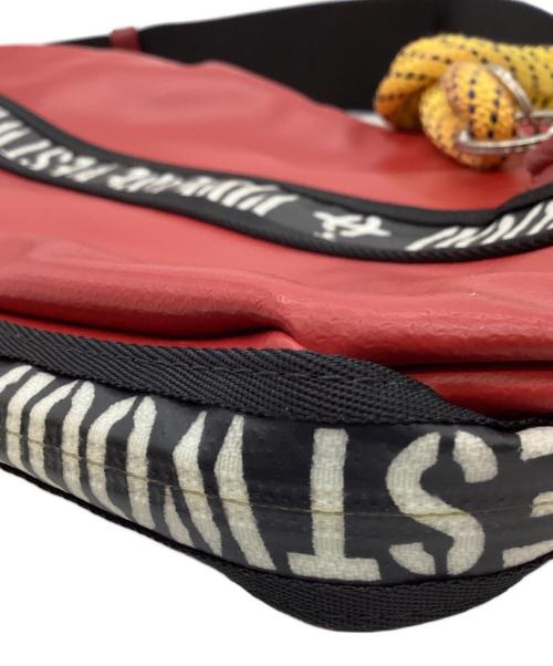 Vivienne Westwood（ヴィヴィアンウエストウッド）Vivienne Westwood (ヴィヴィアンウエストウッド) Vivienne Westwood　ボディバッグ レッド×ブラックの古着・服飾アイテム