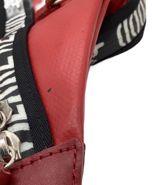 Vivienne Westwood（ヴィヴィアンウエストウッド）Vivienne Westwood (ヴィヴィアンウエストウッド) Vivienne Westwood　ボディバッグ レッド×ブラックの古着・服飾アイテム