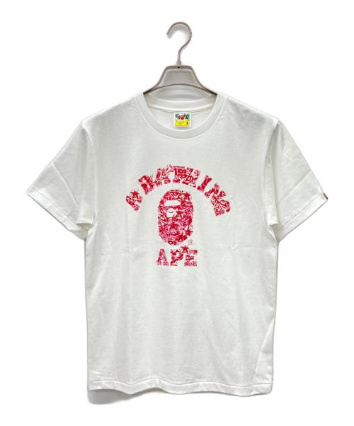 A BATHING APE（アベイシングエイプ）A BATHING APE (アベイシングエイプ) A BATHING APE　CAMO COLLEDE TEE　半袖カットソー ホワイト×レッド サイズ:Mの古着・服飾アイテム
