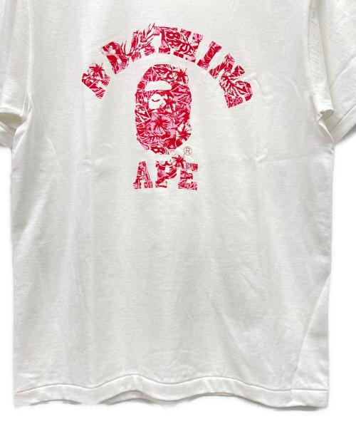 A BATHING APE（アベイシングエイプ）A BATHING APE (アベイシングエイプ) A BATHING APE　CAMO COLLEDE TEE　半袖カットソー ホワイト×レッド サイズ:Mの古着・服飾アイテム