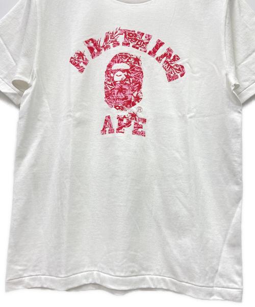 A BATHING APE（アベイシングエイプ）A BATHING APE (アベイシングエイプ) A BATHING APE　CAMO COLLEDE TEE　半袖カットソー ホワイト×レッド サイズ:Mの古着・服飾アイテム