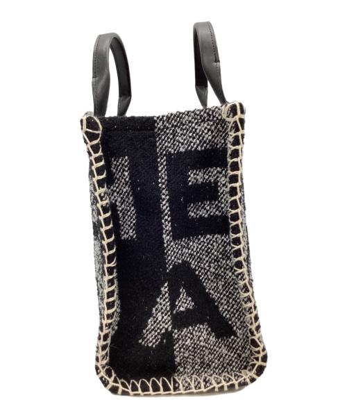 MARC JACOBS（マークジェイコブス）MARC JACOBS (マークジェイコブス) MARC JACOBS　ザブランケットスモールトートバッグ ブラック×ホワイトの古着・服飾アイテム