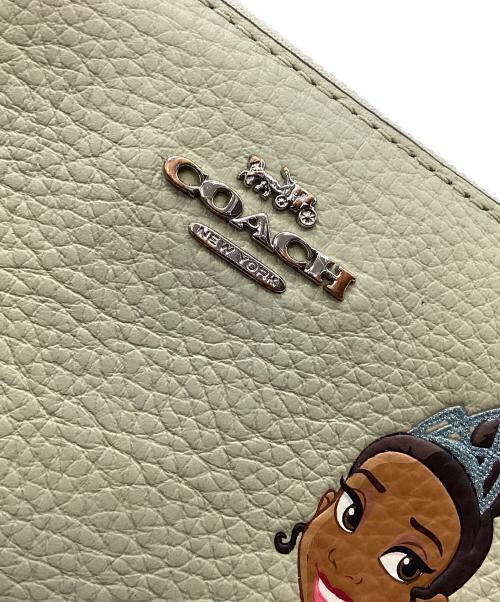COACH（コーチ）COACH (コーチ) DISNEY (ディズニー) COACH　Disney　プリンセスと魔法のキス　ラウンドファスナー財布 グリーンの古着・服飾アイテム