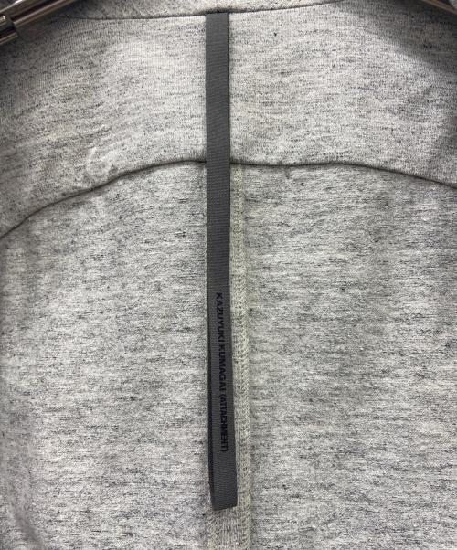 KAZUYUKI KUMAGAI ATTACHMENT（カズユキクマガイ アタッチメント）KAZUYUKI KUMAGAI ATTACHMENT (カズユキクマガイ アタッチメント) Li/Coストレッチ度詰天竺 3Bジャケット ライトグレー サイズ:2の古着・服飾アイテム