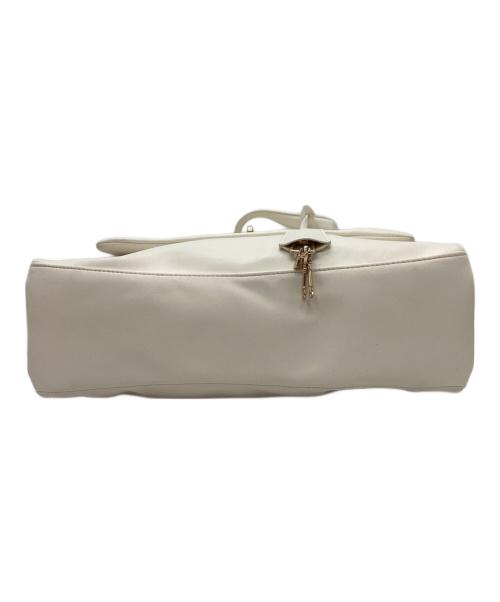CHARLES & KEITH（チャールズアンドキース）CHARLES & KEITH (チャールズアンドキース) CHARLES & KEITH　トップハンドルサッチェルバッグ ホワイトの古着・服飾アイテム