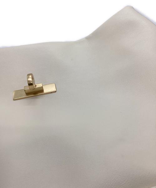 CHARLES & KEITH（チャールズアンドキース）CHARLES & KEITH (チャールズアンドキース) CHARLES & KEITH　トップハンドルサッチェルバッグ ホワイトの古着・服飾アイテム