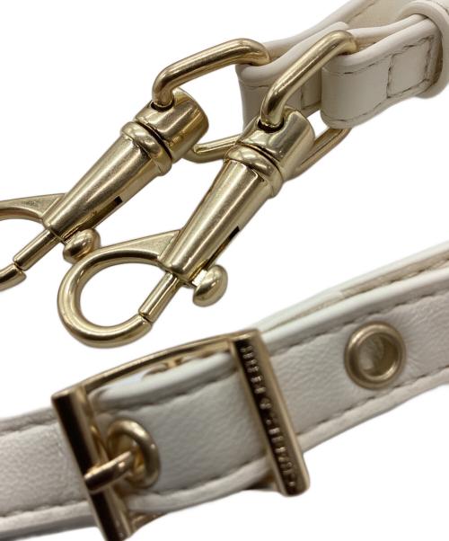CHARLES & KEITH（チャールズアンドキース）CHARLES & KEITH (チャールズアンドキース) CHARLES & KEITH　トップハンドルサッチェルバッグ ホワイトの古着・服飾アイテム